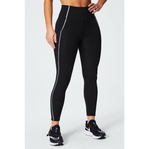 Fabletics Oasis High Waisted 7/8 Leggings Black White XL NWT